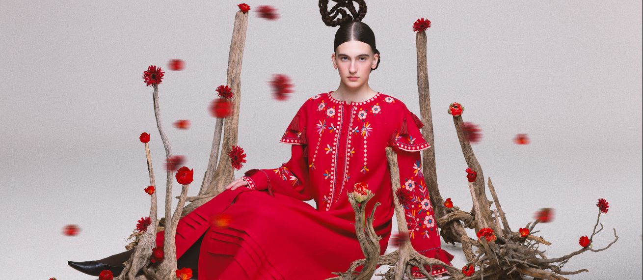 Preserving the art of Ukrainian embroidery - SYNCHRODOGS c/o SHOTVIEW ARTISTS MANAGEMENT fotografieren die ETNODIM Kampagne '24