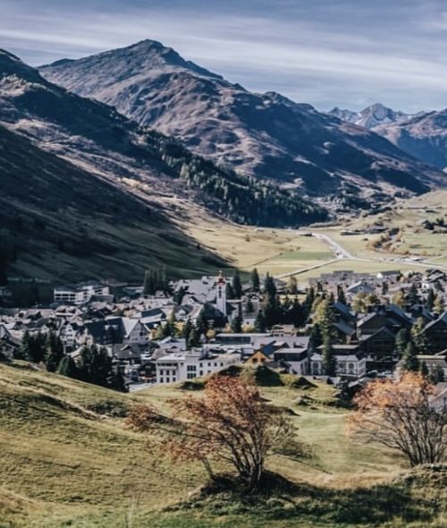 Benjamin MONN c/o KRISTINA KORB photographs the 5-star luxury resort Chedi Andermatt by star architect Jean-Michel Gathy for ROBB REPORT