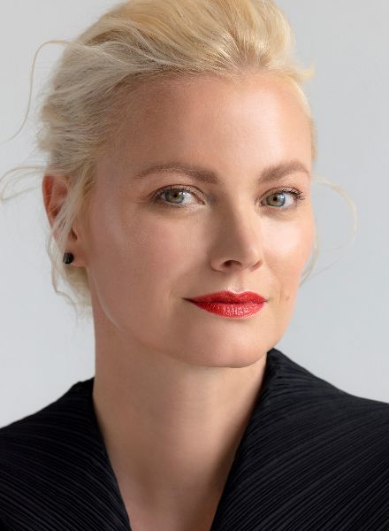 SCHAH PHOTOGRAPHY : Beauty advertorial with Shiseido brand ambassador Franziska Knuppe for PETRA