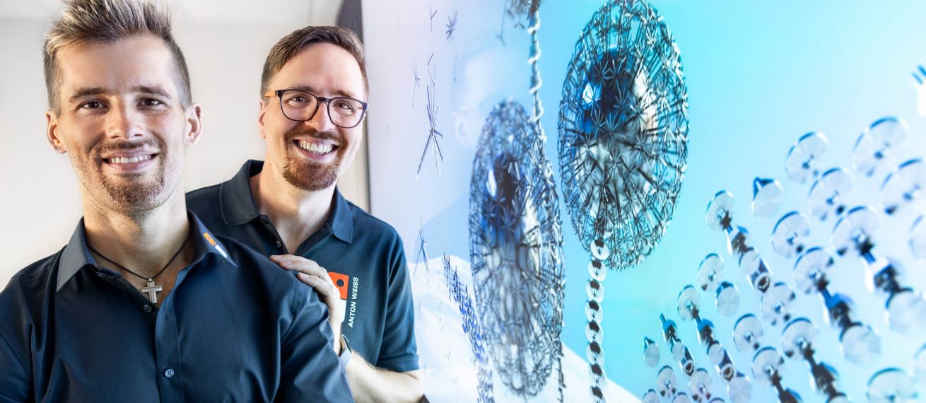 DOMINIK OBERTREIS : photographs a campaign for PHOENIX CONTACT and corporate image pool for ANTON WEISS GmbH