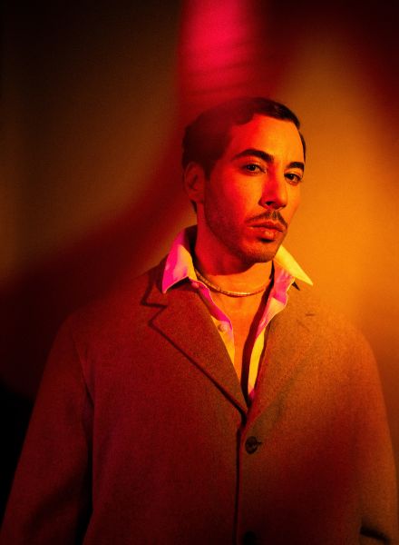 Ava Pivot fotografiert Schauspieler SAMMY OUNIS für die 'Come Together' Ausgabe des Mailänder FRENCH FRIES Magazins - Grooming Gabrielle THEURER c/o BASICS.BERLIN