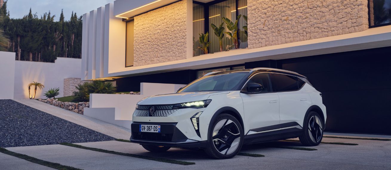 THE NEW RENAULT SCÉNIC photographed by Yannick BROSSARD c/o ROCKENFELLER & GÖBELS