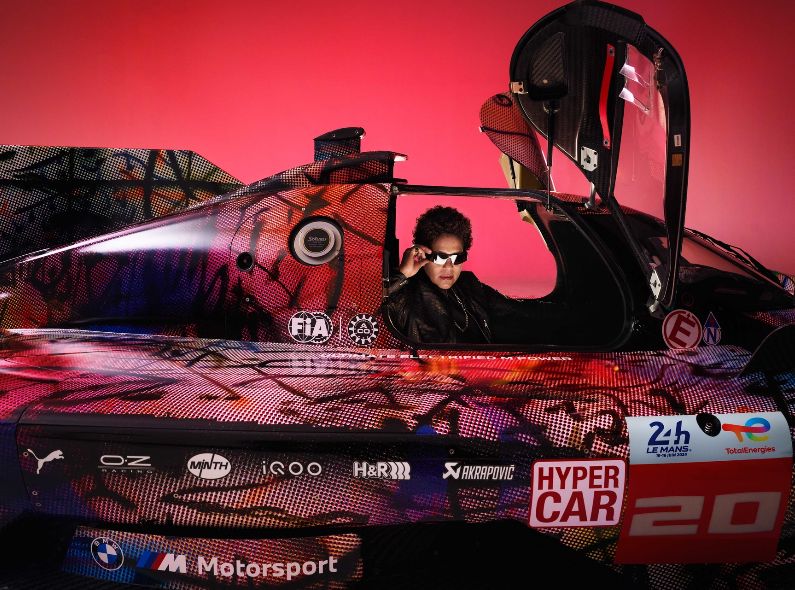 BMW M Hybrid V8 – the 20th Art Car by Julie Mehretu - studio visuals, artist portraits and CGI shots on location with creative retouch via RECOM