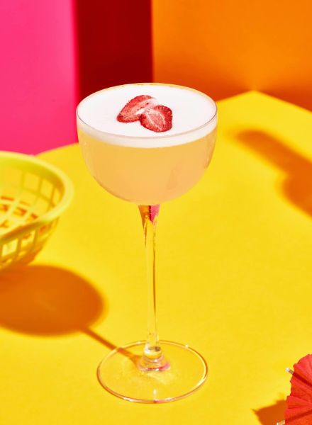 ‘Non-Alcoholic’ – the new book by photographer Jule Frommelt with food & beverage styling by Nadine PAGE c/o STILLSTARS
