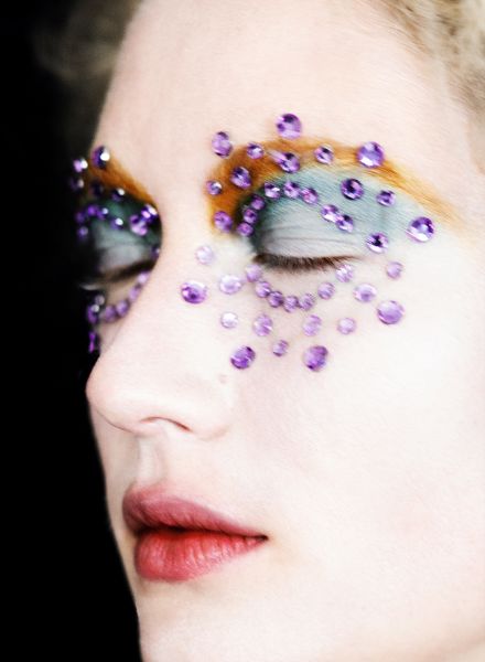 Model Sandra Martens in FACES Magazine – hair & makeup by Gabrielle THEURER c/o BASICS.BERLIN