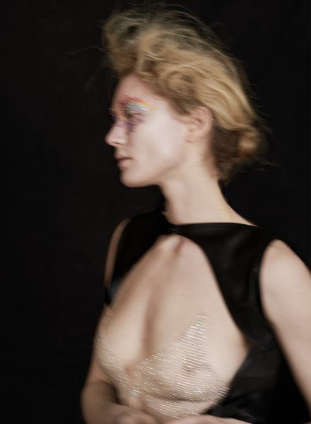 Model Sandra Martens in FACES Magazine – hair & makeup by Gabrielle THEURER c/o BASICS.BERLIN