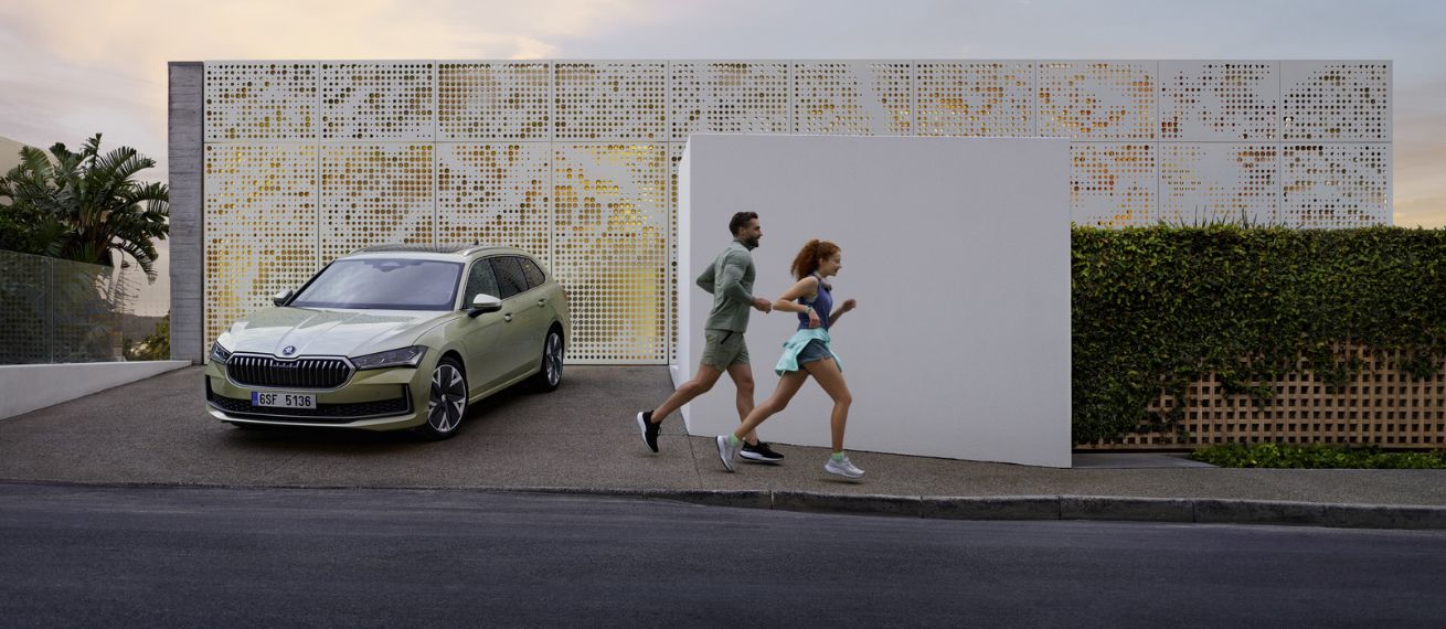 PRINZ PRODUCTIONS produces the ŠKODA SUPERB LIMO & COMBI iV campaign for FCB London in Cape Town with photographer David Maurer