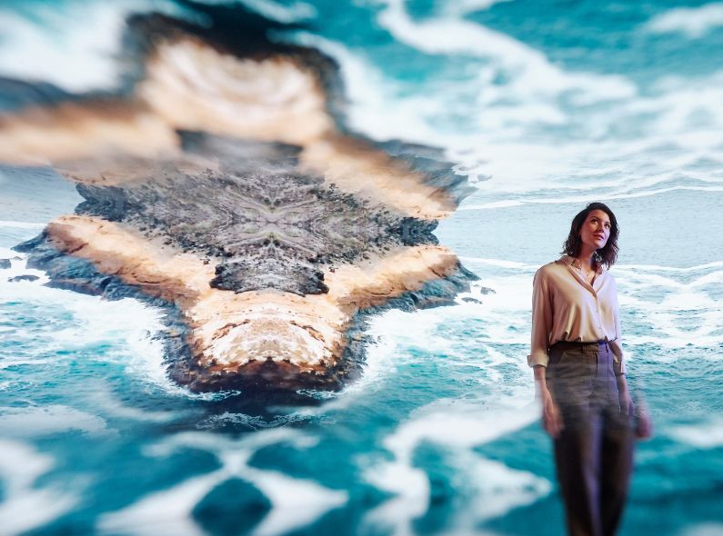 Tobias SCHULT c/o EMEIS DEUBEL with a portrait of new Terra X host Hannah Emde for German broadcaster ZDF