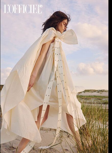 Florian Grill photographs for L’OFFICIEL - with styling by Noah KÄCHELIN and hair & makeup by Sophie LERCHE, both artists c/o BIGOUDI