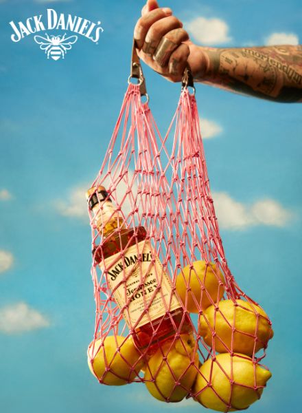 Jack Daniel’s is officially extending summer! Tim SONNTAG c/o JULIA WALDMANN photographed the JACK DANIEL'S campaign presented on GoSee for the agency haebmau