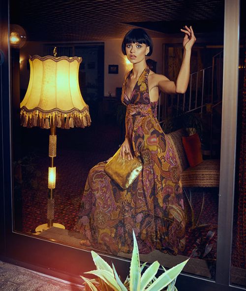 Simone SCHNEIDER c/o ANDREA HEBERGER photographs the  F/W ‘24 handbag campaign for design atelier MONBRÉE at ParkHotel 1970