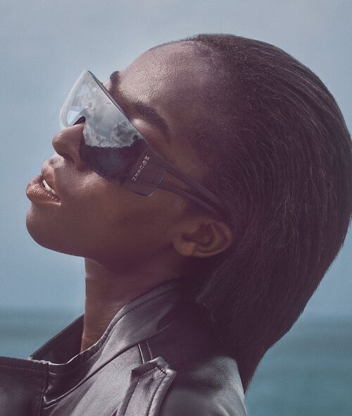 High Fashion Editorial mit Sonnenbrillen von Bottega Veneta, Tom Ford, Alexander McQueen, Mykita & Balmain von SACHA TASSILO HÖCHSTETTER für SPECTR MAG
