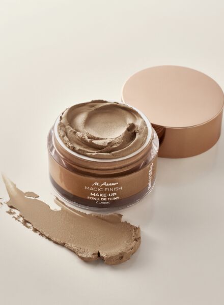 ‘Magic Finish’ - ASAMBEAUTY relies on textures by Kirsten BENOUFA c/o LIGAWEST