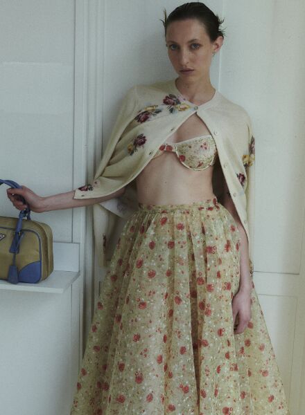 Sonntags in Hamburg .... - Marcella VERWEYEN c/o 70SEVEN stylt das ACHTUNG Mode Editorial featuring Cecilie Raebel