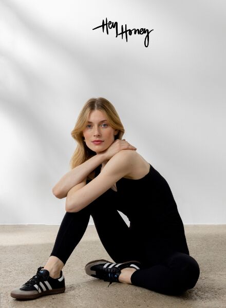 Caroline Lossberg und Juliet Elijah in der HEY HONEY Image-Kampagne - fotografiert von SCHAH PHOTOGRAPHY