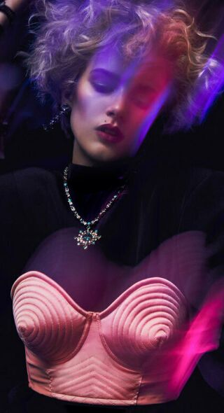 Model Nathalie Aurel rockt die MADAME FIGARO China - fotogafiert von Cristian HUNTER c/o KRISTINA KORB