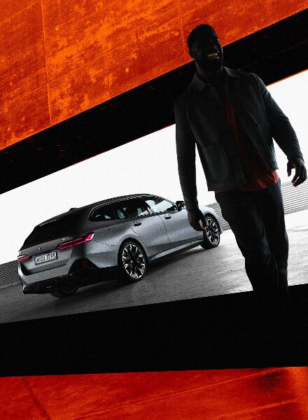J. KONRAD SCHMIDT photographs the all-new BMW i5 M60 Touring for the Social First campaign in Barcelona