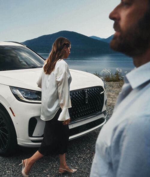 LINCOLN AVIATOR campaign with atmospheric shots by David DAUB c/o WILDFOX RUNNING