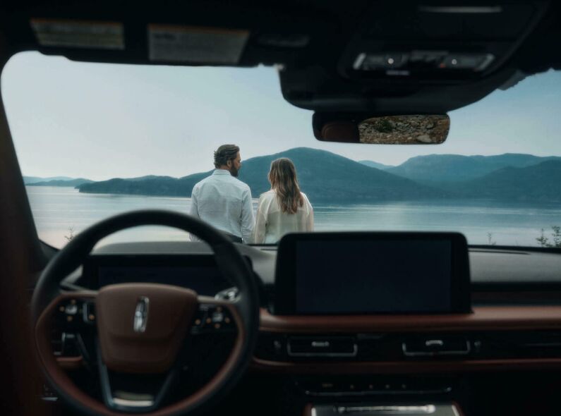 LINCOLN AVIATOR campaign with atmospheric shots by David DAUB c/o WILDFOX RUNNING