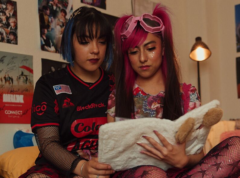 Chiara BONETTI c/o JULIA WALDMANN celebrates K-POP for the Mexican unisex fashion label PPAAYYSS
