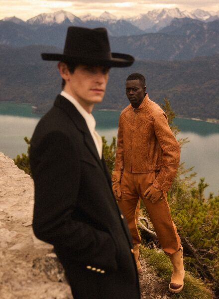 MR ICON Men's Fashion Editorial von MAX VON TREU - Styling von Kathrin SEIDEL und Grooming Sabine HÖGERL c/o BIGOUDI