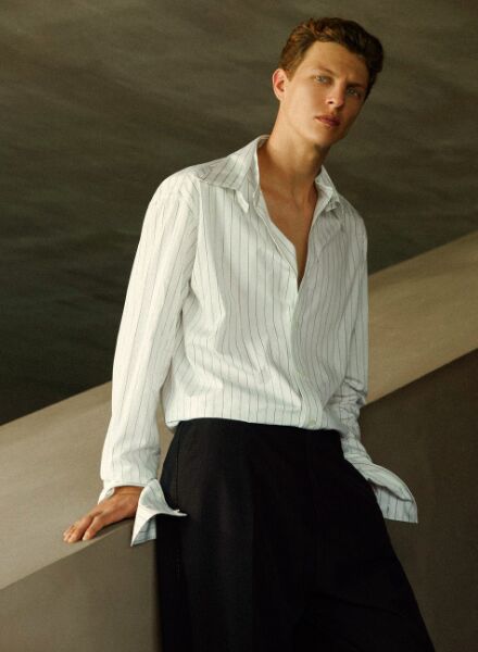 Byron MOLLINEDO c/o KRISTINA KORB fotografiert das deutsche Male Model Tim Schumacher für MYTHERESA Herbst/Winter '24 