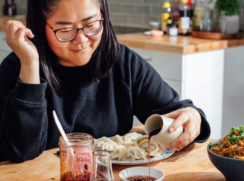 'Einfach chinesisch (=Simply Chinese)' - recipes and Far Eastern home cooking for every day by SISSI CHEN with food photos by Claudia GÖDKE c/o STILLSTARS