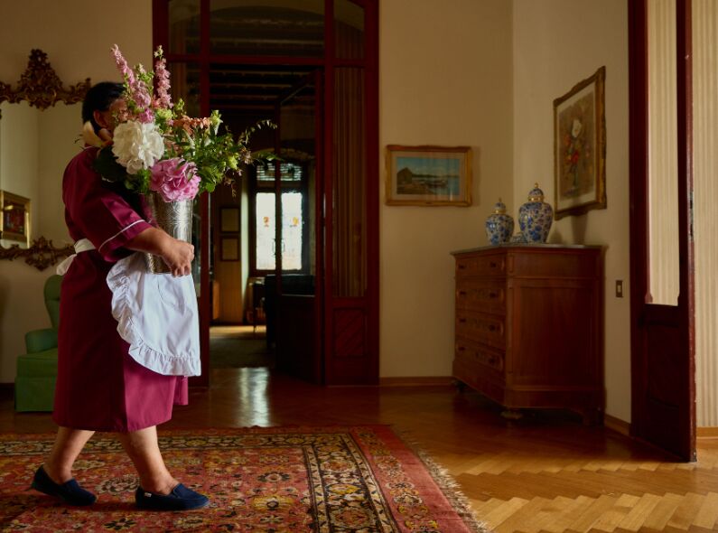 Dreaming with a view of Lake Como - Chiara BONETTI c/o JULIA WALDMANN photographs the VILLA JOLANDA for RESTÉ Italy