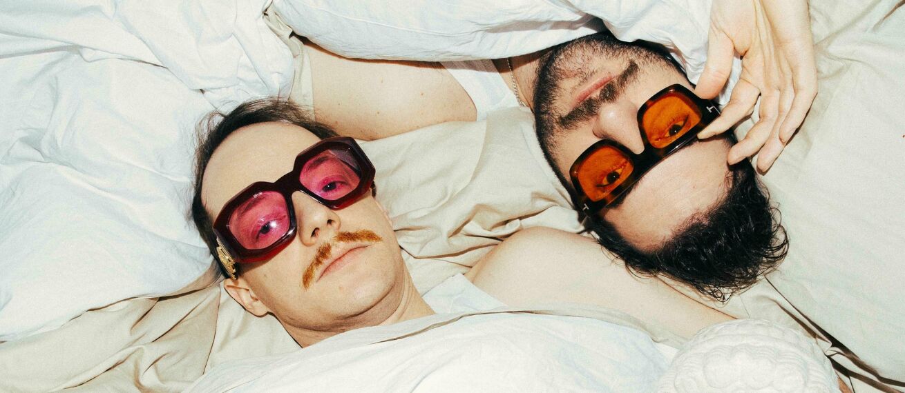 'Die Discounter' - Sophie SCHWARZENBERGER c/o JULIA WALDMANN photographs actors and brothers Fridolin und Merlin Sandmeyer