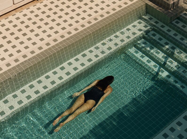 Hotels für EXPEDIA in Dubai und in der Türkei sowie Portrait des dänischen Designers David Thulstrup - Fotos Robert RIEGER c/o EMEIS DEUBEL