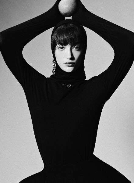 'Avantgarde Motif' - a stylish fashion editorial by PER APPELGREN for ISSUE Magazine