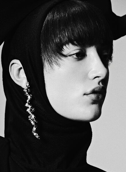'Avantgarde Motif' - a stylish fashion editorial by PER APPELGREN for ISSUE Magazine