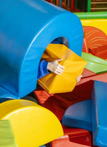 DUMMY Magazin 'Childhood' - photographed by Alexandra POLINA c/o JULIA WALDMANN