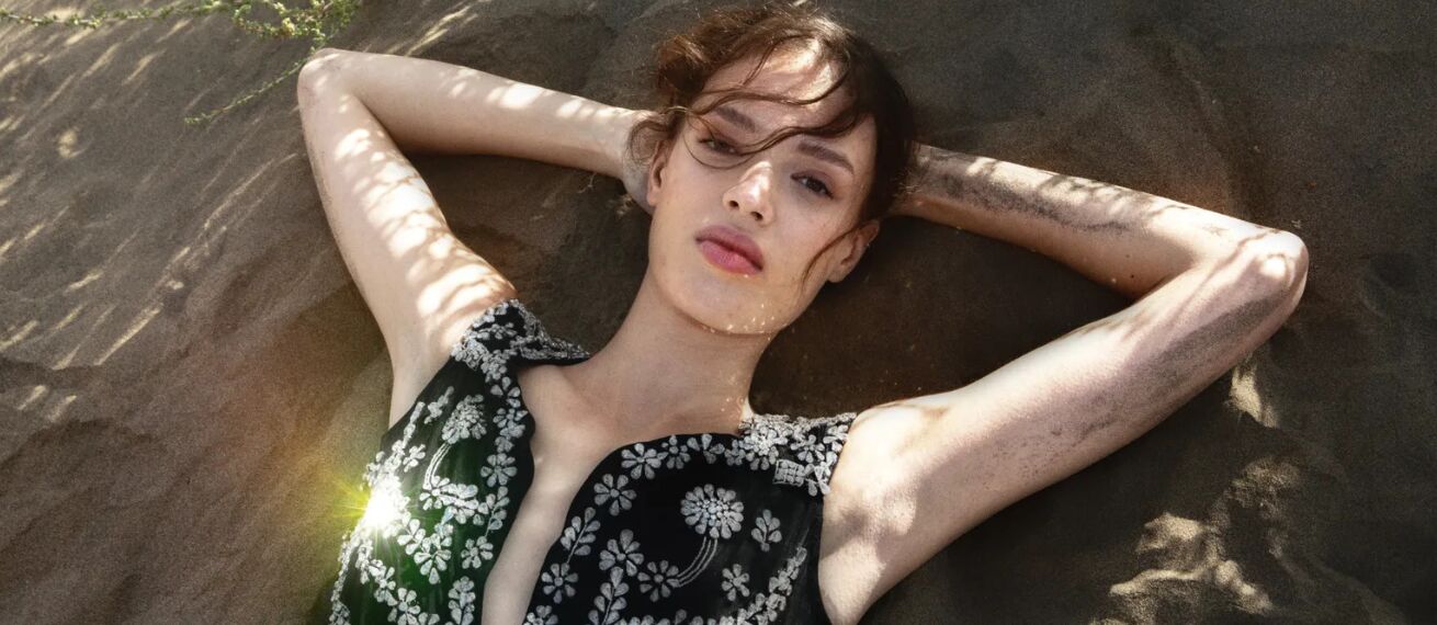 Eine deutsche Schönheit rückt in den Fokus der internationalen Modewelt - Model Paula LUNA c/o EAST WEST MODELS in der GLAMOUR Spain