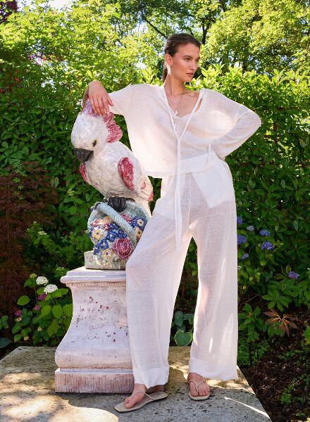 LuRen Cashmere X ELLE – Editorial by Dirk BADER c/o AVENGER at the Nymphenburg Porcelain Manufactory