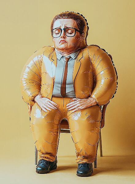 Feeling like a balloon all the time - visual treatment of the topic of irritable bowel syndrome by AI artist Stefanie LÖWENSTEIN c/o AGENT MOLLY & CO