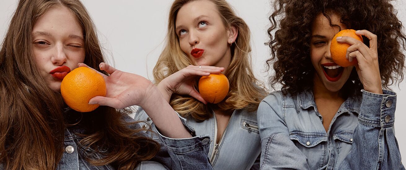 'Girls Love Denim' - a freelance work by photographer Louise SAMUELSEN c/o ALYSSA PIZER MANAGEMENT .... and meet ALYSSA PIZER as an exhibitor at UPDATE-25-BERLIN