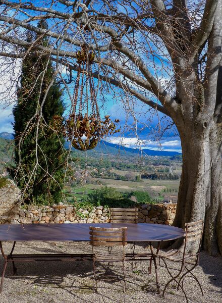 7 SEAS PRODUCTIONS presents a fairytale vintage château in the south of France from its location archive