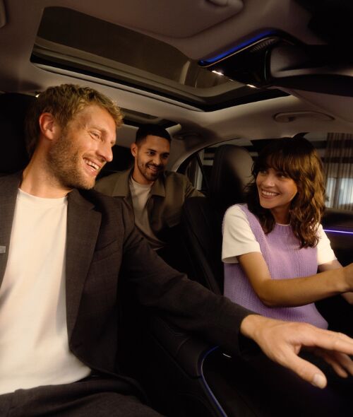 LUNIK produziert MERCEDES BENZ Retail Campaign mit Fotograf Moritz Leisen für RAPP
