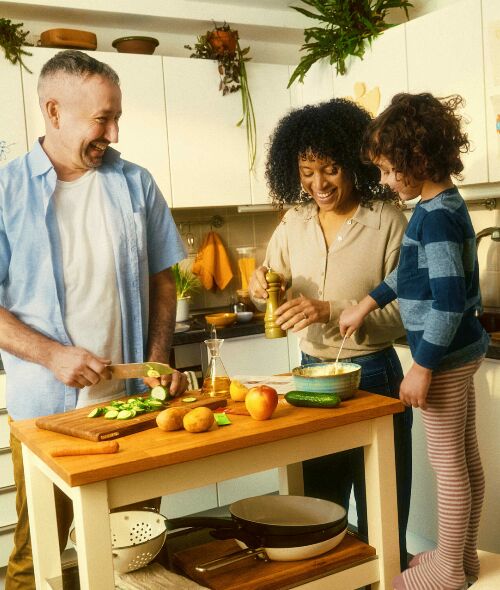 HELLO FRESH with atmospheric social campaign by Tian Stöhr, produced by LUNIK in Berlin