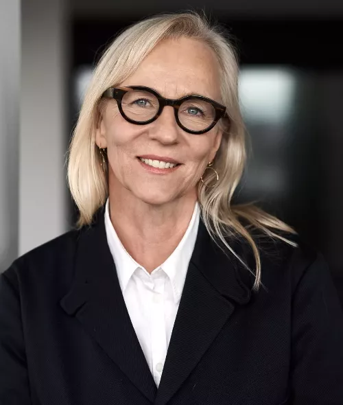 Kerstin Mende – Head of Art Buying at Scholz & Friends in conversation about creative challenges, featuring the DURAVIT campaign ‘Upgrade your everyday’ on GoSee and in person at UPDATE BERLIN