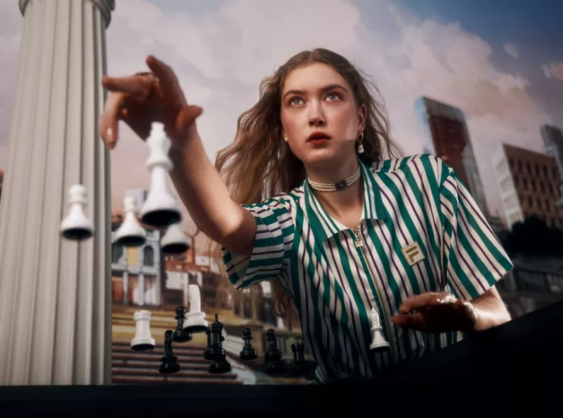 Julia et Vincent fotografieren die 'MAKE IT BELLISIMO'-Kampagne FS '25 für FILA - postproduziert wurde sie von ONE HUNDRED BERLIN