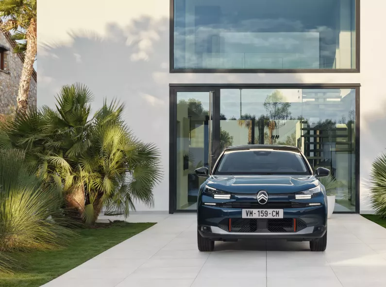 IMAGE NATION produces the launch campaign for the special edition CITROËN C4 COLLECTION, photographed by William Crozes