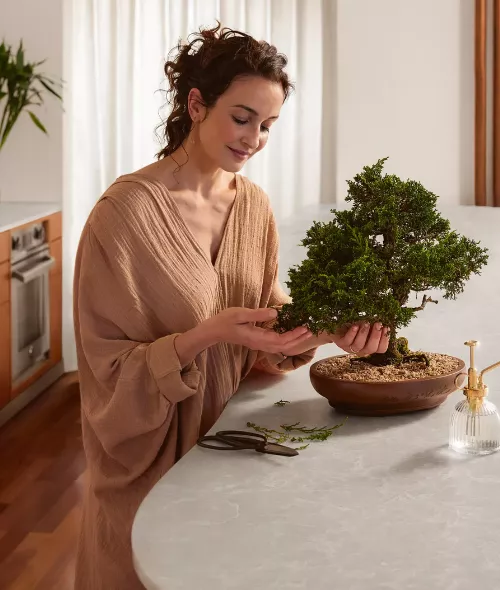 Autumn SONNICHSEN c/o EMEIS DEUBEL fotografierte erneut für ihren Kunden CAESARSTONE, ein Unternehmen, das hochwertige Arbeitsplatten für Küchen herstellt