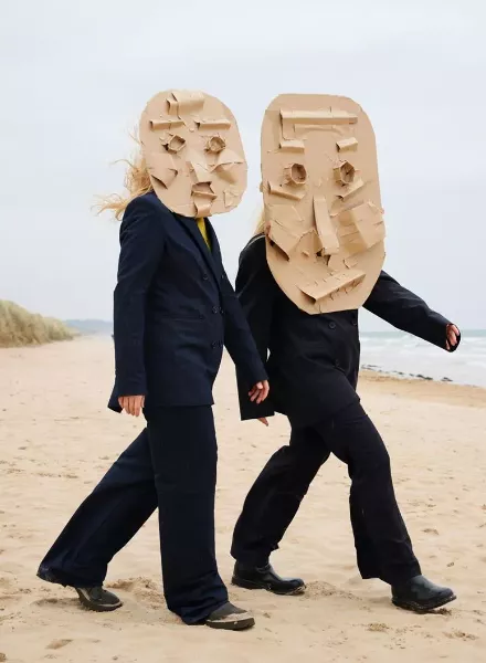 Mirjam KLUKA c/o VISUALEYES ARTISTS portraitiert die HOUSE OF CHANGE Festivalmacher Marisa Burn und Raphaela Pichler