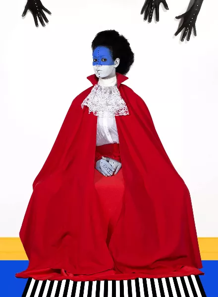 'The Homeless Wanderer' von Aida Muluneh – eine neue visuelle Sprache Afrikas. Aktuell zu sehen in der Playlist Gallery by Giampaolo Abbondio in Mailand