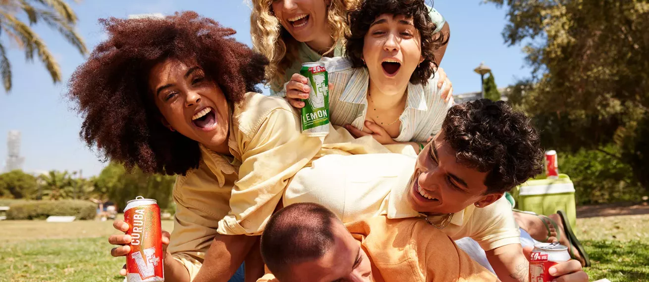 The beer mix VELTINS V+ celebrates summer - photographed by Sonja TOBIAS c/o WILDFOX RUNNING for the client VELTINS