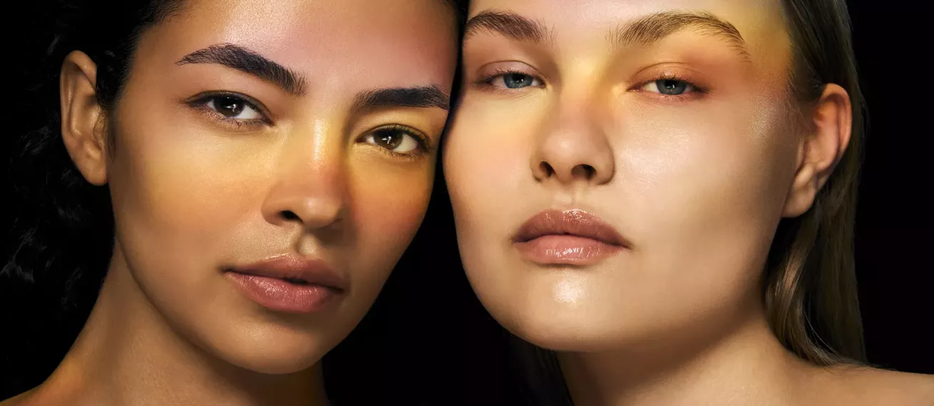 Ari Abramczyk c/o ALYSSA PIZER MANAGEMENT fotografiert die iS Clinical Radiance Kampagne