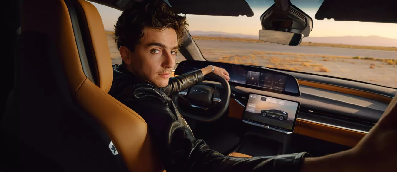 Creative Retouch by RECOM für Chris Noltekuhlmann's Lucid Gravity Kampagne mit Global Brand Ambassador Timothée Chalamet