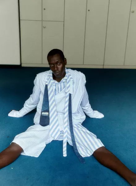 Jordann Wood fotografiert die AVENIR Spring/Summer 2025 Kampagne - Hair & Makeup Carolin Jarchow c/o 70SEVEN
